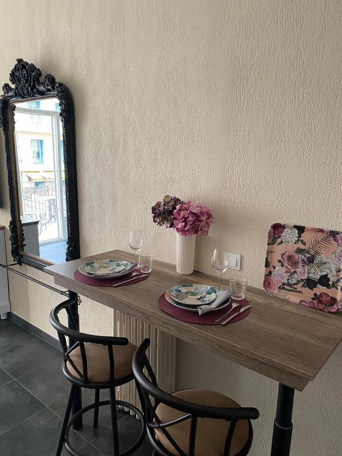 Cozy Studio With A Sea View Ница Екстериор снимка