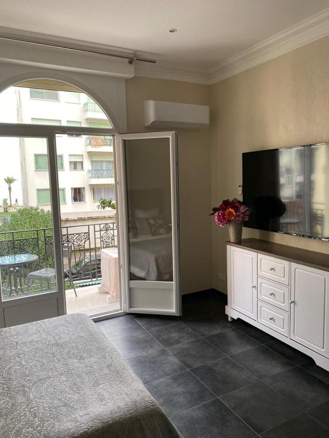 Cozy Studio With A Sea View Ница Екстериор снимка
