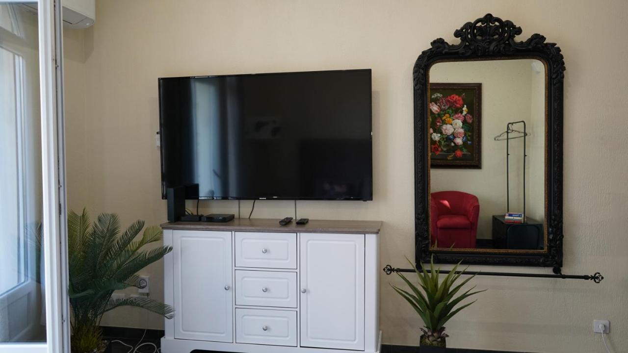 Cozy Studio With A Sea View Ница Екстериор снимка