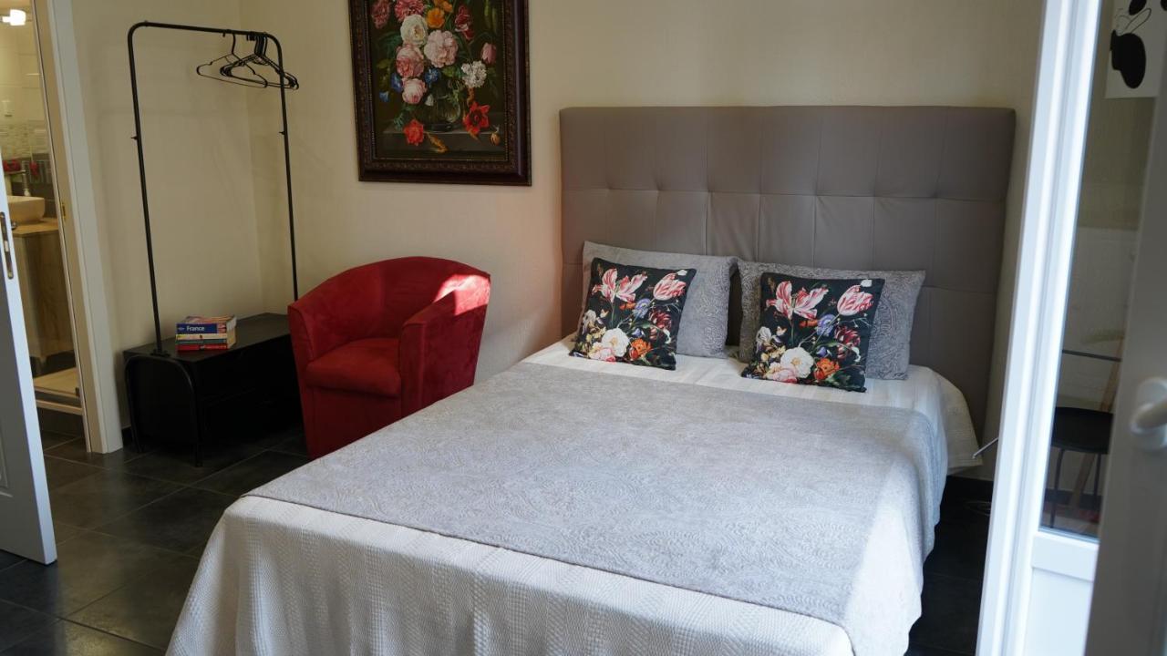 Cozy Studio With A Sea View Ница Екстериор снимка
